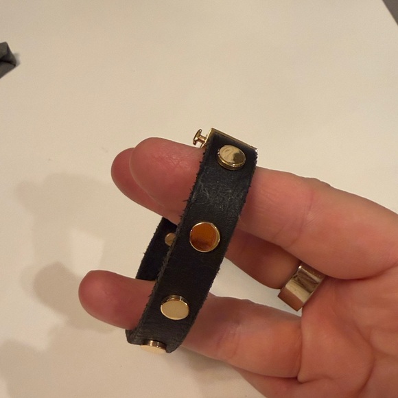 Elegant Gold and Clear Chain Necklace plus leather bracelet - Picture 6 of 8